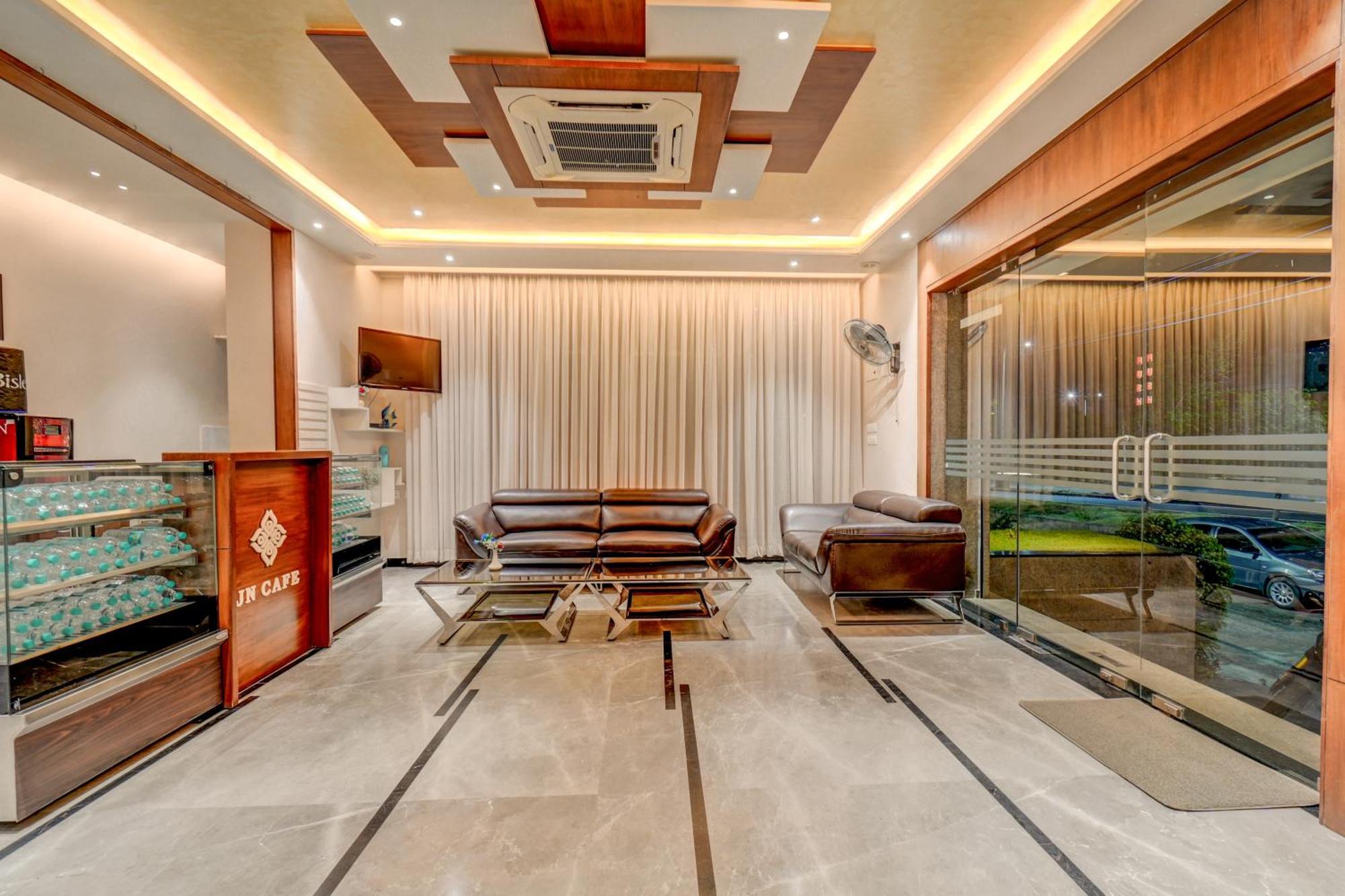 Hotel J N Stay Mysore - 12 Minutes To Mysore Palace Exteriör bild